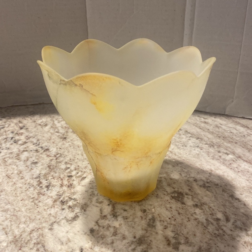 NWT & vintage Bombay Co vase or tea light candle holder tan with brown streaks